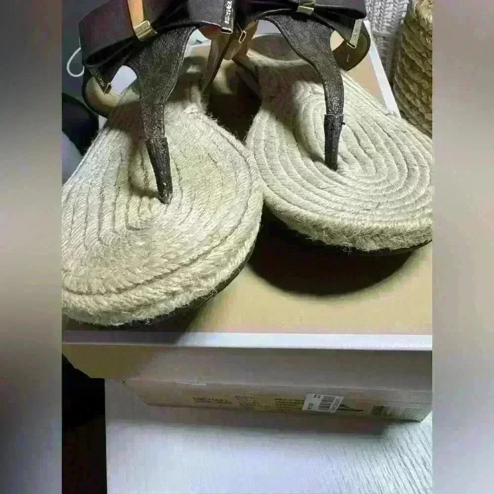 Michael kors sandals Size 7.5